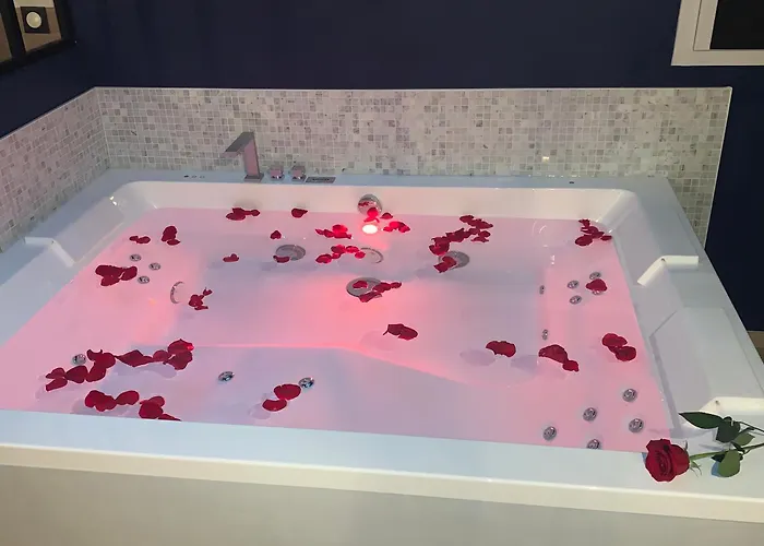 L'eclipse Maison Romantique Avec Jacuzzi Bed & Breakfast
